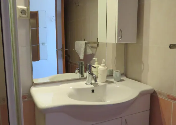 Lovely Couples With Sea View * 닌